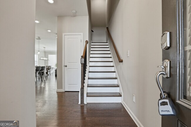 Building Photo - 504 Elm Bluff Way
