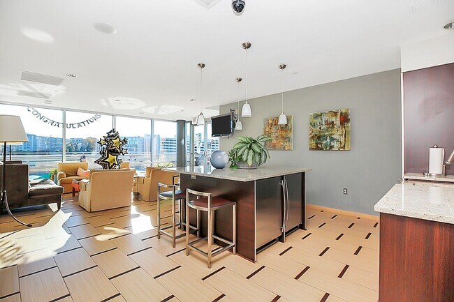Foto del edificio - Cute two bedroom condo!