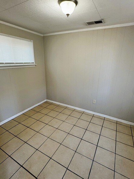 Foto del edificio - 1331 Colonial Rd