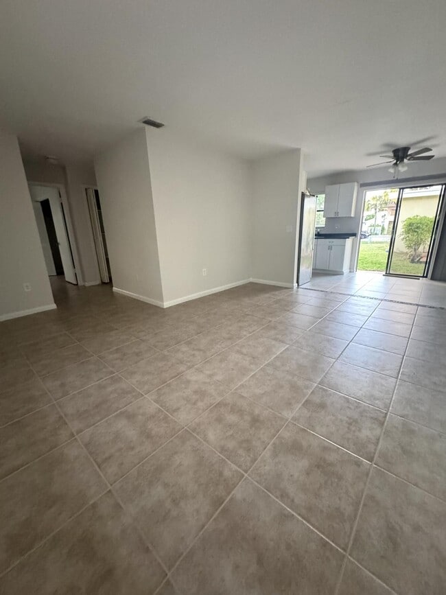 Building Photo - 12375 Peconic Ct