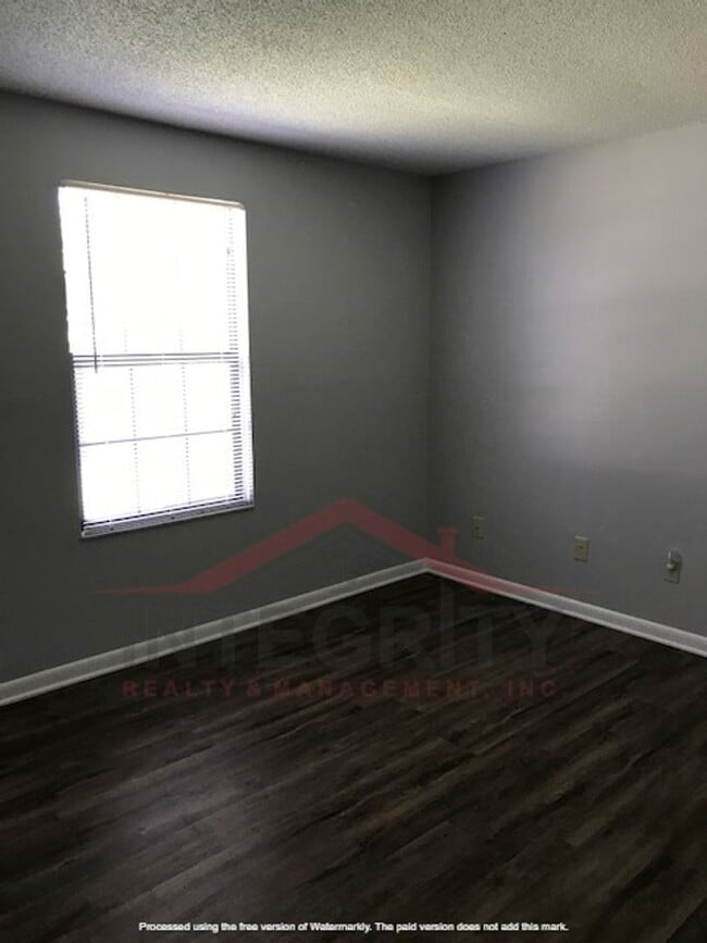 Foto del edificio - 3 bed/2 bath in Orange Park