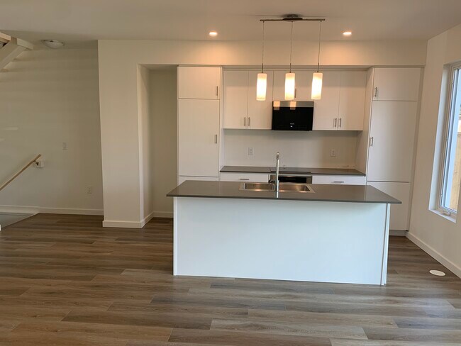 Building Photo - 144 Athabaska Rd