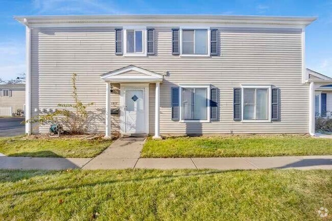 Building Photo - 1417 Cove Dr