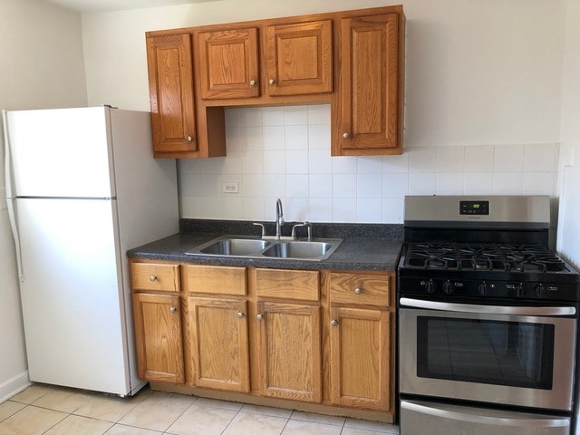 Building Photo - 7211 N Bell Ave