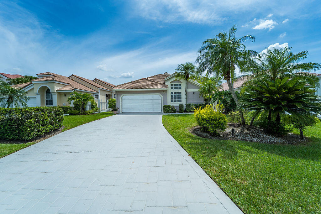 Foto principal - 12902 Touchstone Pl