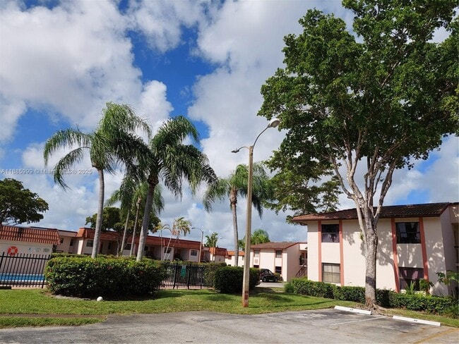 Foto del edificio - 860 NE 209th Terrace