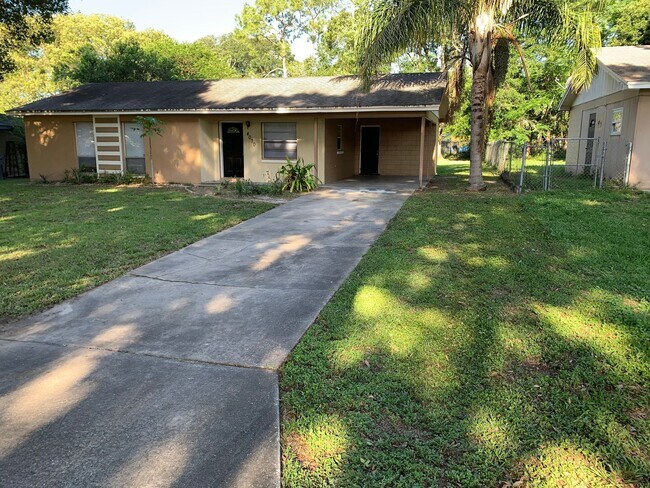 Building Photo - North Lakeland Rental!