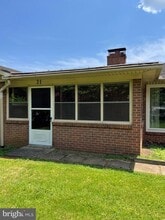 Building Photo - 21 E Loudoun St