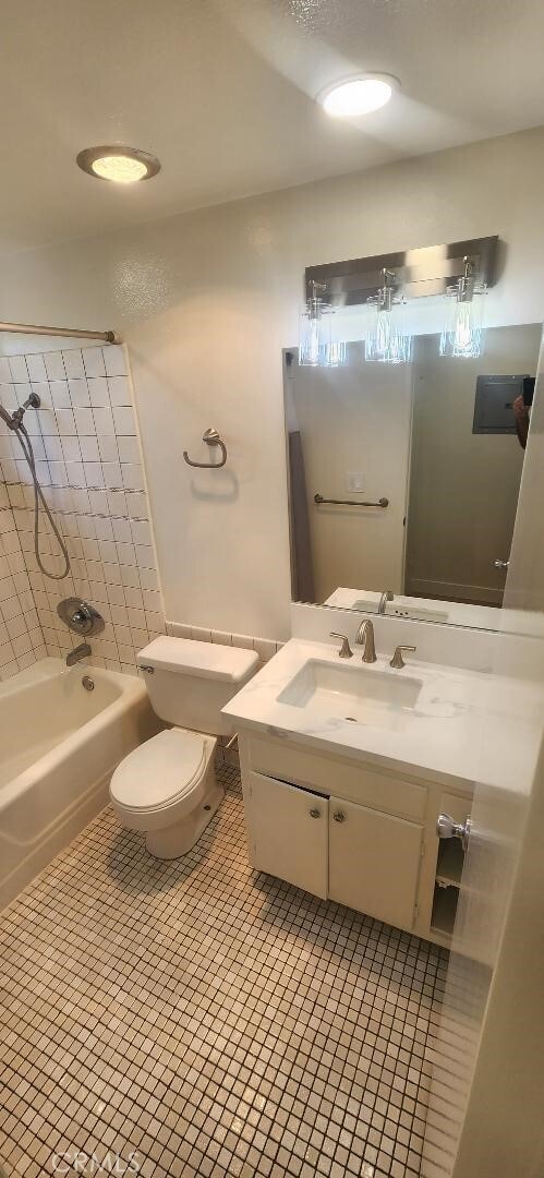 Foto del edificio - 100 Clearbrook Ln