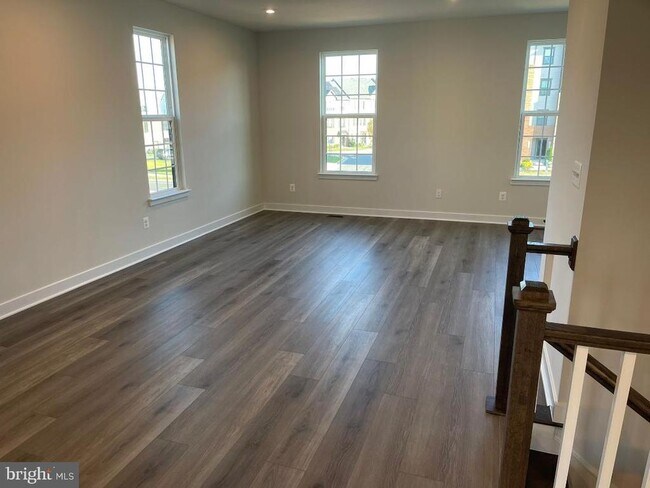 Building Photo - 14032 Sunrise Valley Dr