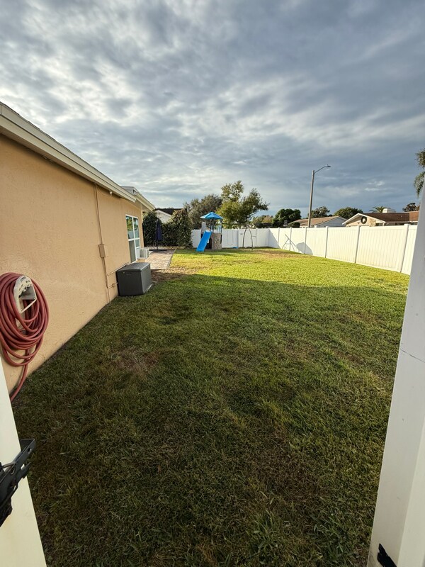 Building Photo - 9429 Laura Anne Dr