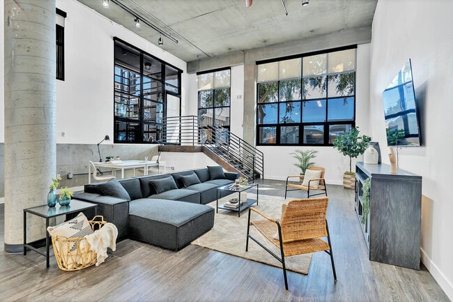 Foto del edificio - 777 Sixth Ave
