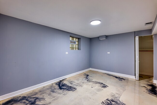 Foto del edificio - 7835 S Essex Ave