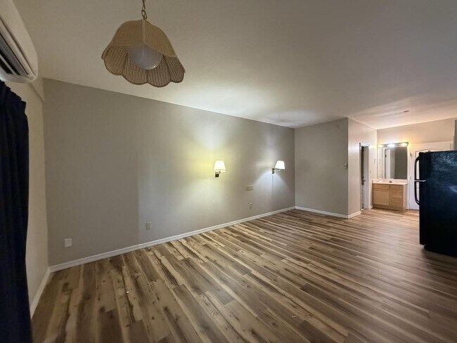 Foto del edificio - 2180 Country Club Dr