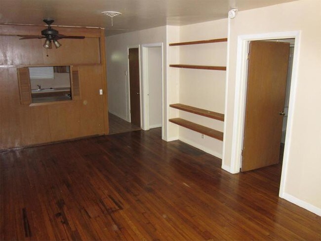 Foto del edificio - 3707 Tom Green St