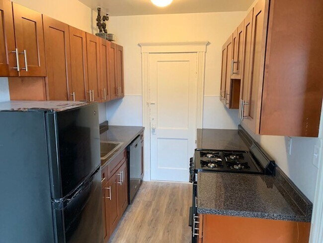 Foto del edificio - 9/1 No Fee! Spacious, modern 1BR in Fenway...
