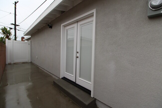 main entrance - 16919 Daphne Ave