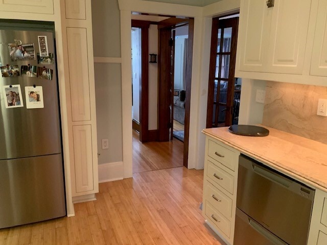 Large stainless steel refrigerator and double dishwasher - 2205 N Farwell Ave