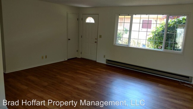 Building Photo - 5105-5195 SW Menlo Dr