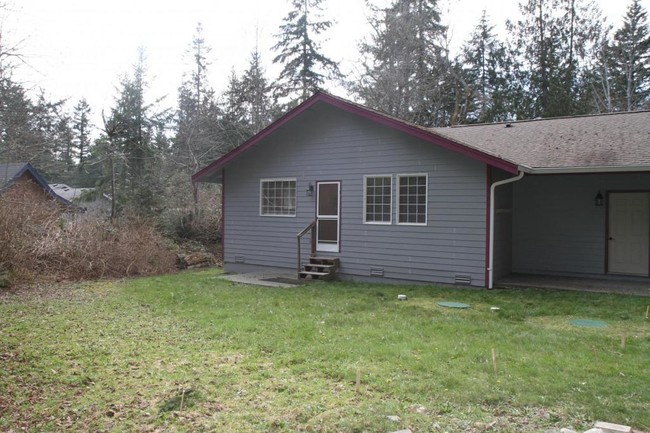 Building Photo - 17034 Suquamish Way NE