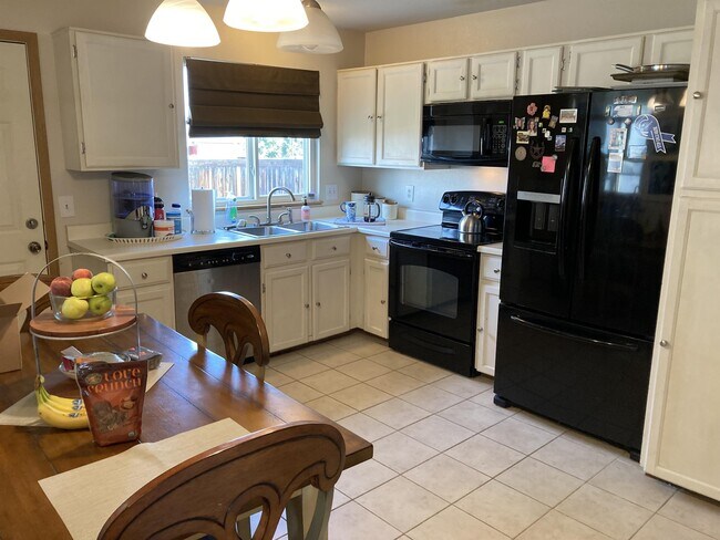 Building Photo - 9491 Devon Ct