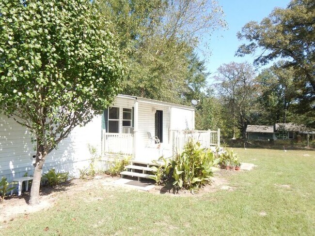 Building Photo - Country Living in Lindale! 3 Bedroom, 1 Ba...