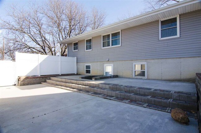 Building Photo - 1003 Olive St