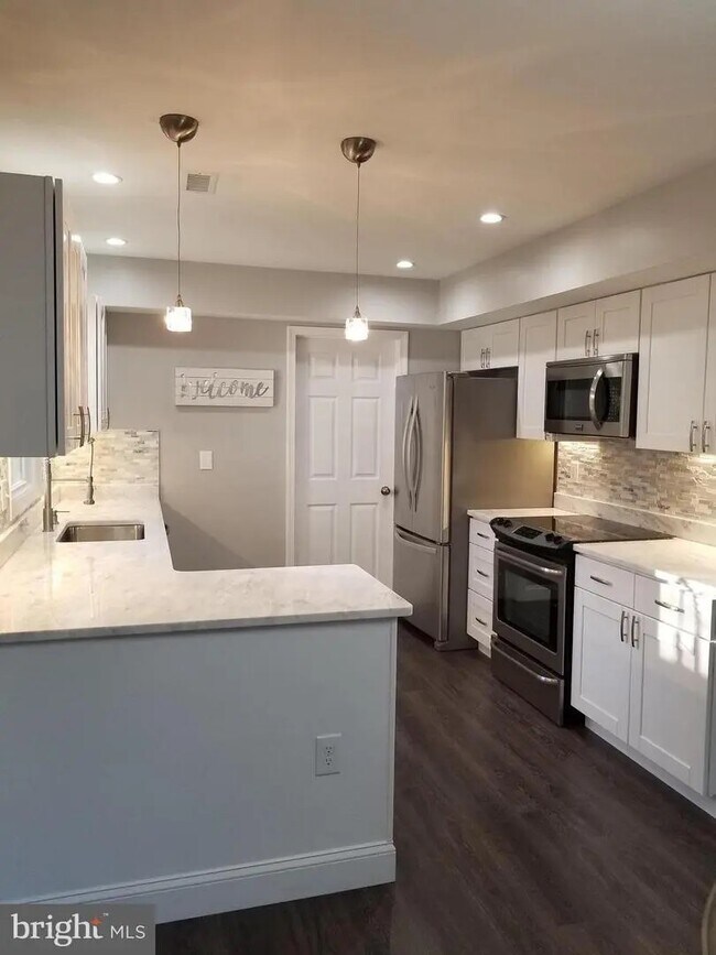 Building Photo - 3007 Teak Ln