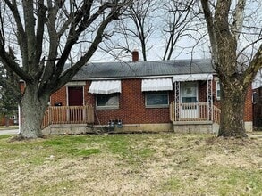 Building Photo - 148 Collingwood Ave