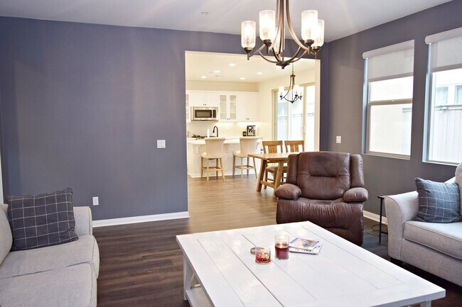 Building Photo - Stunning 3BR + Office & Loft & 2.5BA Imper...
