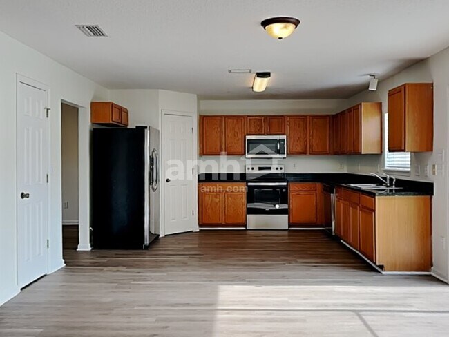 Foto del edificio - 14070 Eagle Feathers Dr