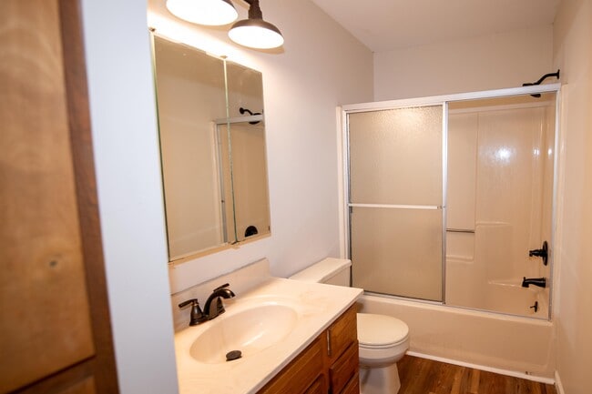 Building Photo - 146 Pierre Pl
