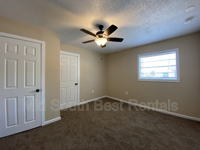 Foto del edificio - 1300 N Olive St