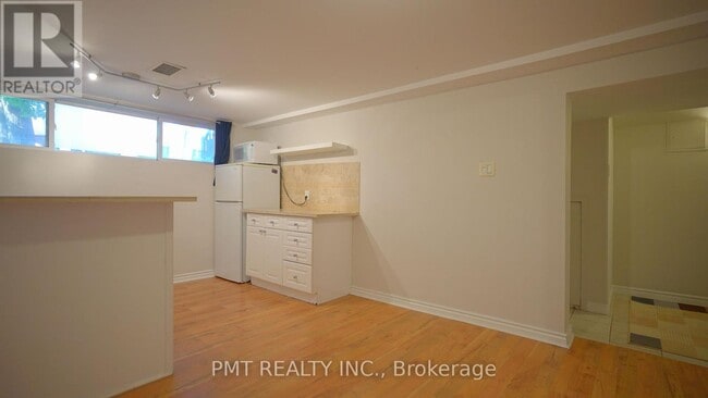 Building Photo - 37 Brookfield St