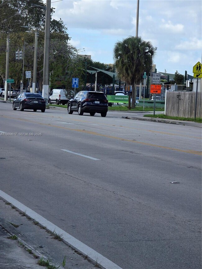 Foto del edificio - 2832 SW 37th Ave