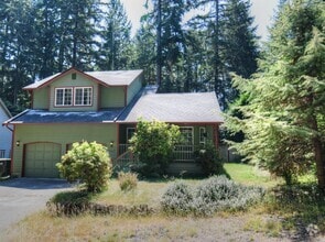 Building Photo - 7643 Kittiwake Dr SE