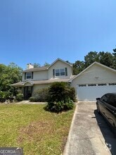Building Photo - 303 Foxwood Dr