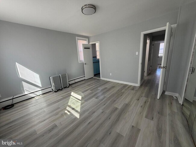 Foto del edificio - 1717 Danforth St