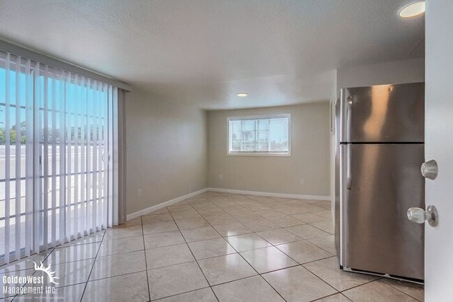 Building Photo - Comfortable Studio 1Ba with Private Deck i...