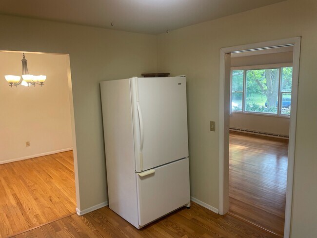 Foto del edificio - 1522 Cameron Dr