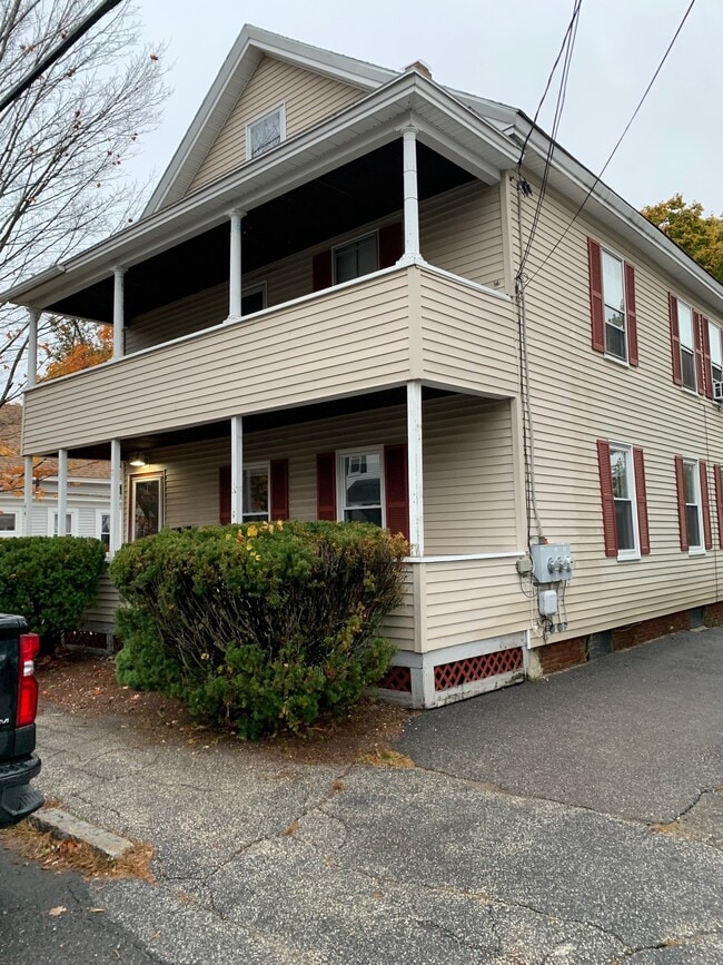 44 Bradley St