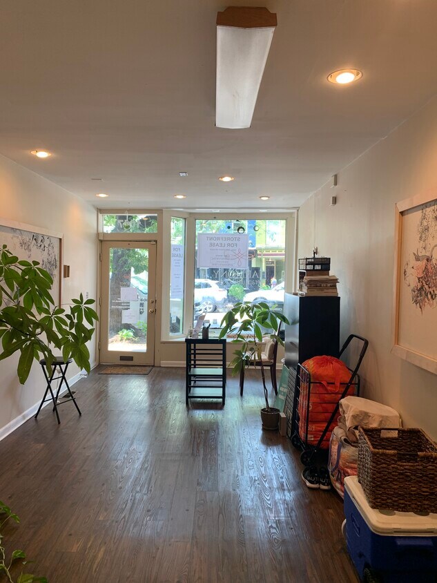 Foto principal - 1047 S Charles St