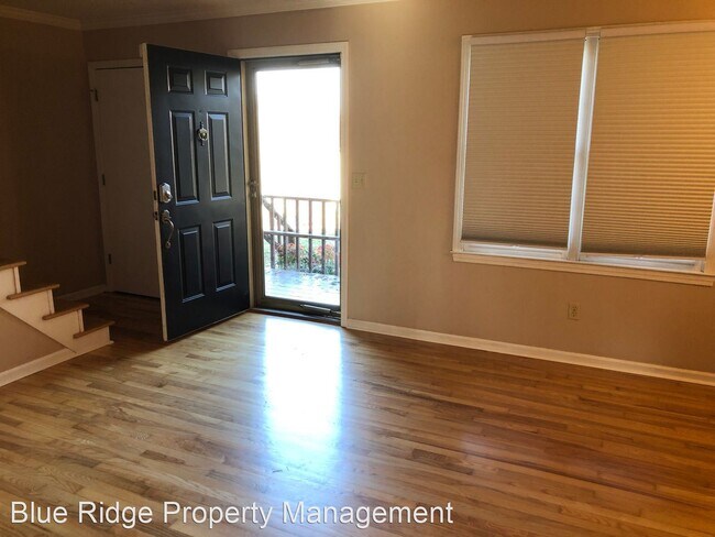 Building Photo - 2233 Forest Acres Dr