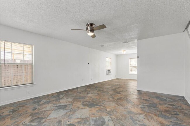 Foto del edificio - 3346 Blodgett St