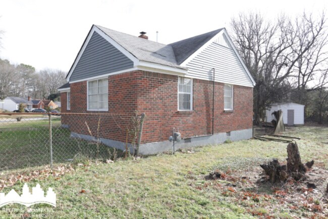 Building Photo - 1120 S Prescott St