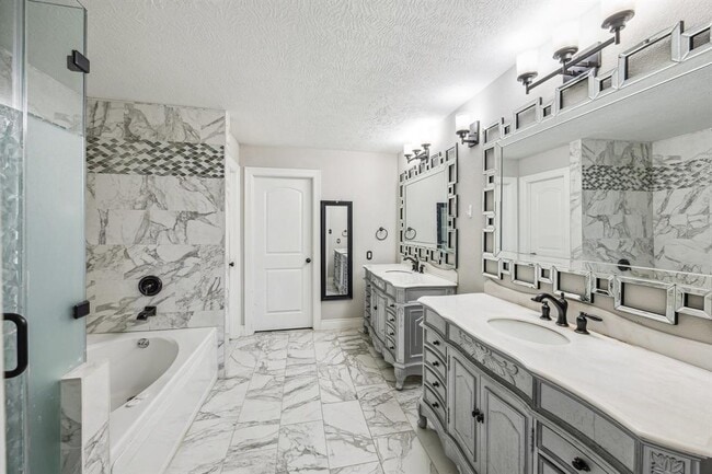 Building Photo - 6021 Whispering Lakes Dr
