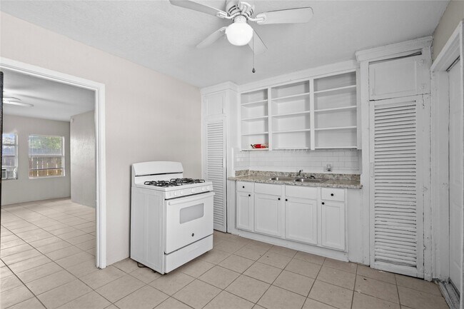 Foto del edificio - 818 3rd Ave N