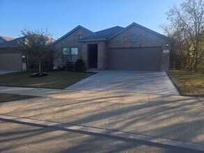 Building Photo - 709 Blacktail Dr