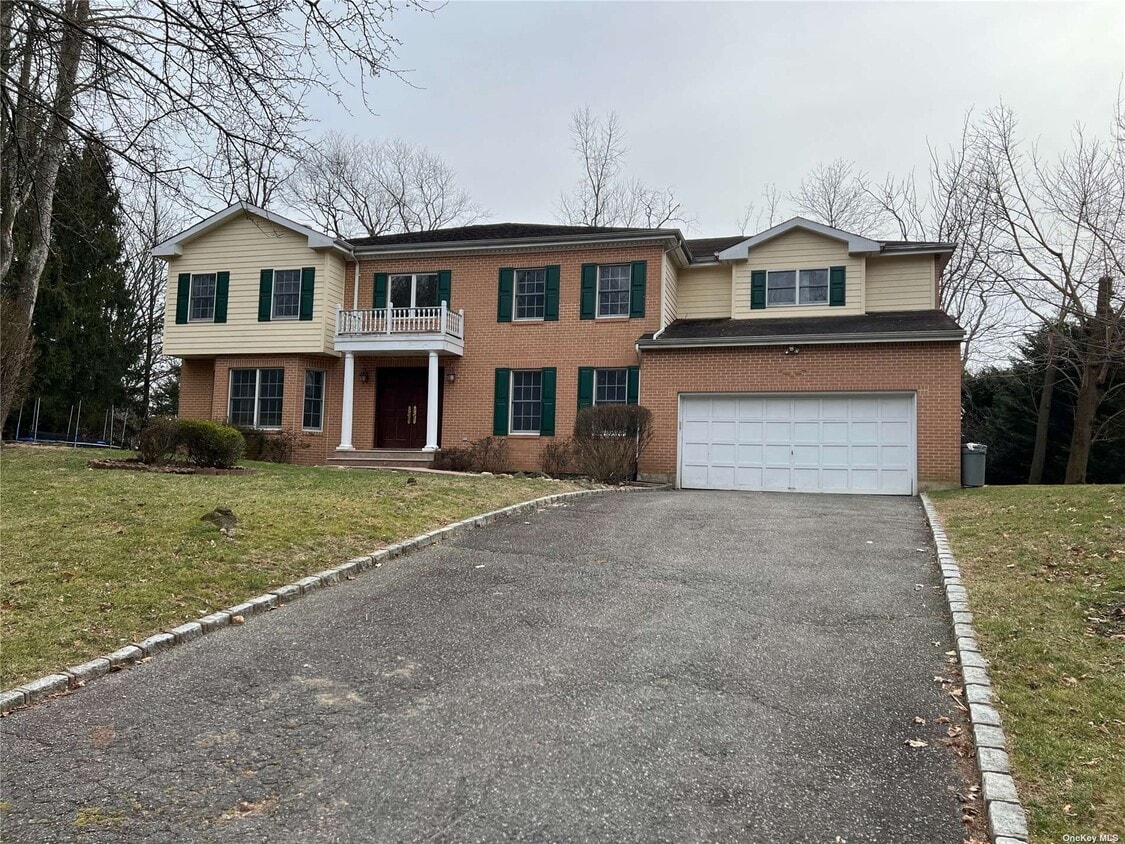 28 Hewlett Ln, Port Washington, NY 11050 House Rental in Port Washington, NY