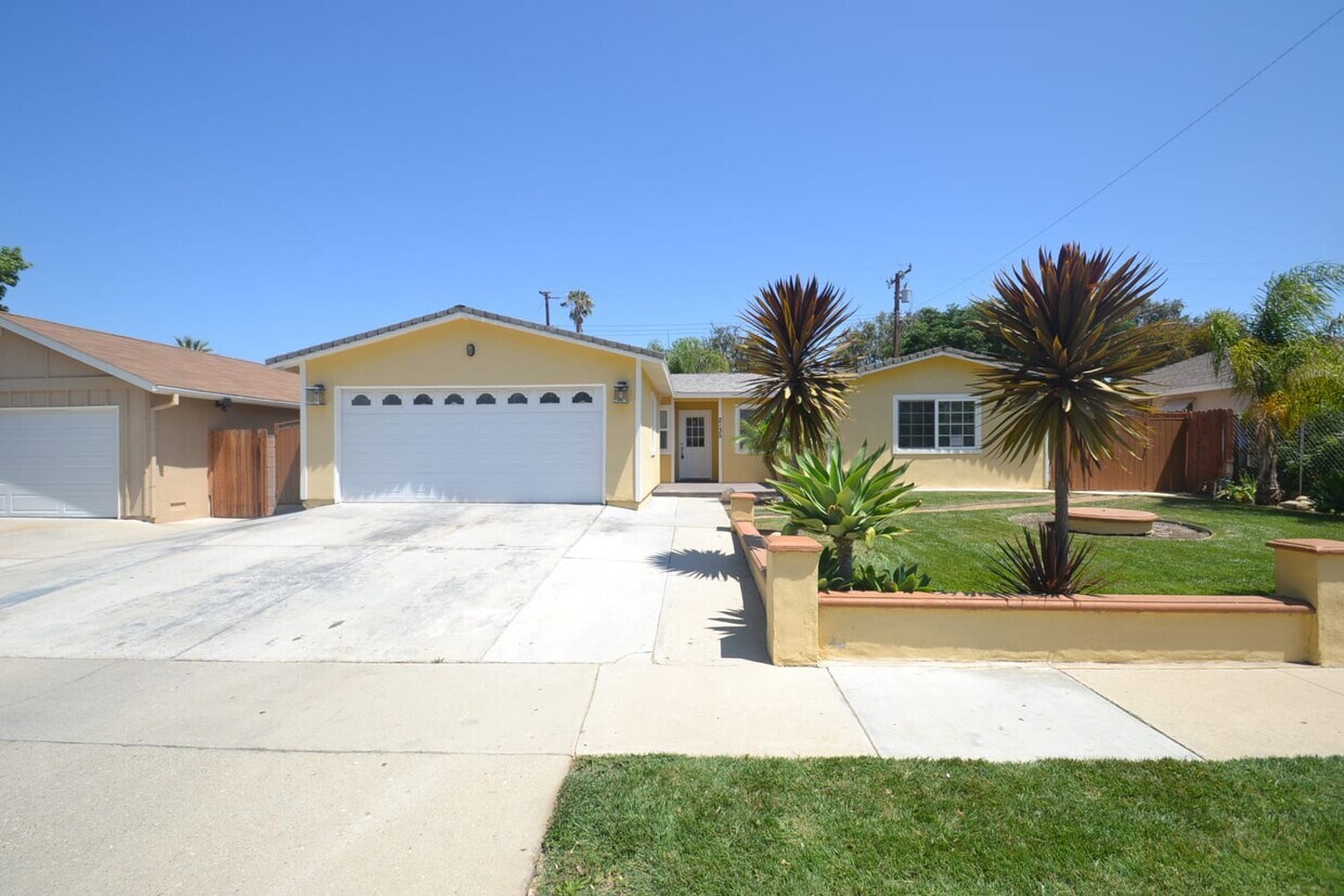 Primary Photo - 2135 Torrance St